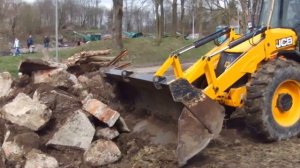 Земляные работы в Калининграде - расчистка участка от строительного мусора