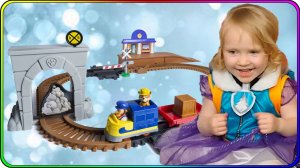 Игрушки щенячий патруль! Станция поезда и обвал на шахте! Спасаем!