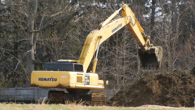 Komatsu PC400LC Moving Dirt 2 смотреть онлайн