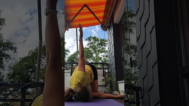 Yoga- Sunny Flow - йога 45 мин - средний/продвинутый уровень смотреть онлайн