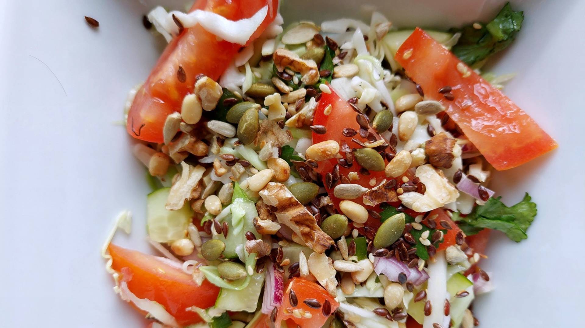 Салат из капусты с ореховой ноткой. Просто. Вкусно. Быстро. смотреть онлайн