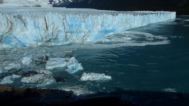 Ice Wall Collapse at Perito Moreno Glacier, Argentina. смотреть онлайн