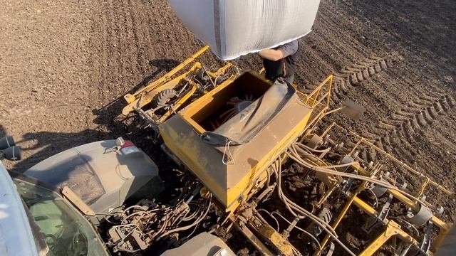 Day733 BLACK BEAUTY ON CLAYDON DRILL AND I BURN SOME FLYTIPPING #OLLYBLOGS #AnswerAsAPercent смотреть онлайн