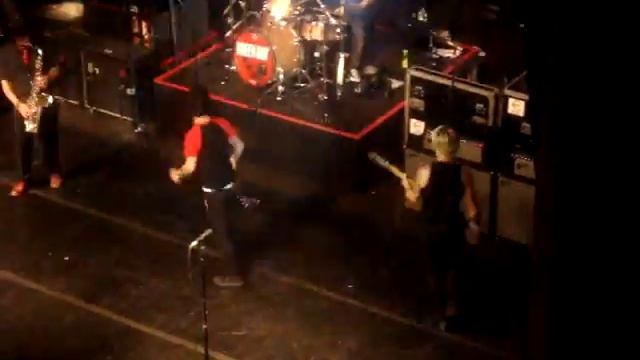 Green Day - King For A Day, Shout and randomness! (Shepherd's Bush Empire, 23.08.12) смотреть онлайн
