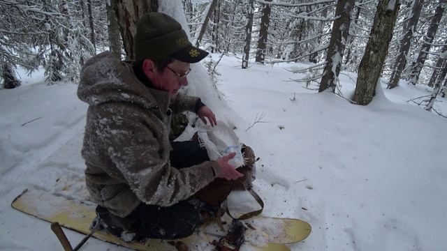 Геотрекер сегодня не работает, иду в слепую. Что выгоднее рыбалка или сбор чаги? 2/2 серия 18.01.25 смотреть онлайн