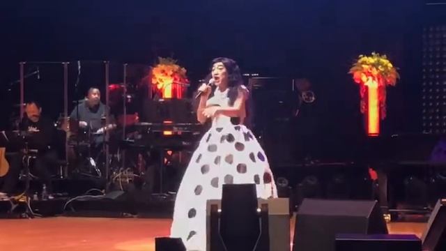 06.06.2017 賈思樂演唱會盧海鵬扮徐小鳳 смотреть онлайн