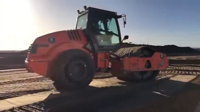 Ул Софийская - аренда грунтового катка «ЛСТ-Аренда» #bulldozer смотреть онлайн