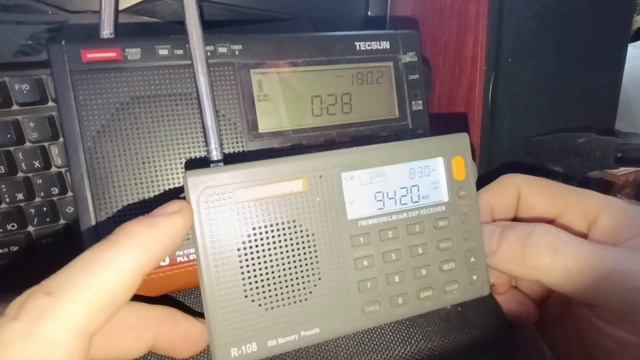 Radiowow r-108 он же (Sihuadon r-108) сравним с Tecsun pl-680 как ловит на sw (на КВ) radiwow r-108. смотреть онлайн