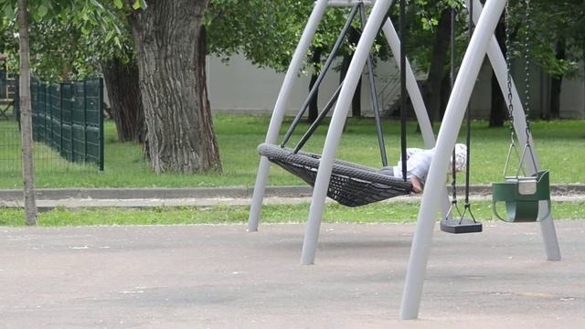 Адя на каруселях  Красная пресня