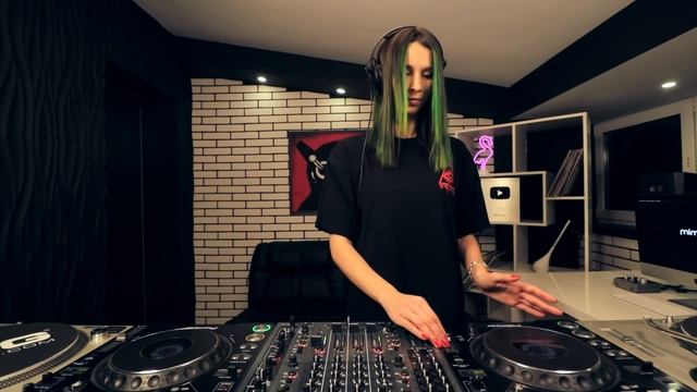 Miss Monique - MiMo Weekly Podcast #17