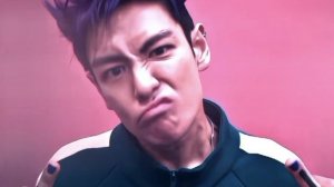 танос робот