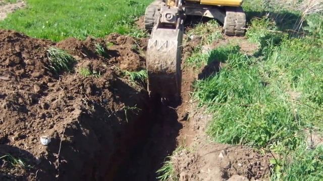Деликатная копка траншеи под кабель гусеничным экскаватором - steh39.ru смотреть онлайн