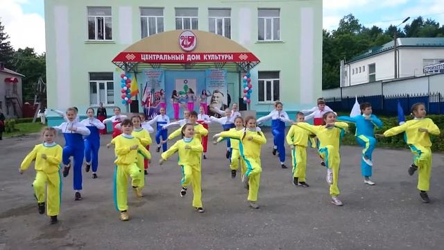 Выступление на праздновании Дня России в п.Кугеси#таванен смотреть онлайн