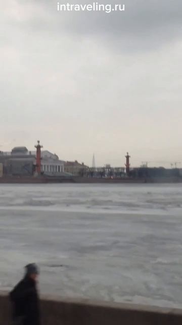 Именно здесь героиня Лиза из "Пиковой дамы" ждала Германа смотреть онлайн