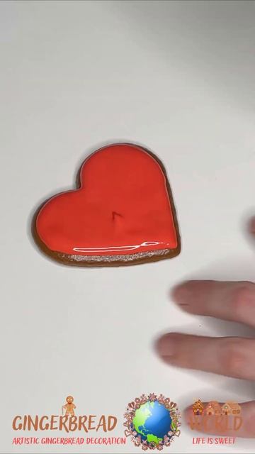 Valentine's Day Gingerbread Cookie Decoration Tutorial: Heart-Shaped Design 💝