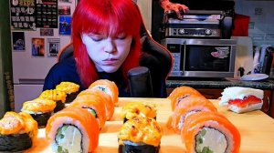 Мукбанг | Суши Роллы и Сэндвич с клубникой | Обжор Асмр