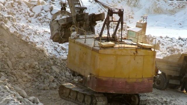 Советский карьерный Экскаватор ЭКГ-5А в работе смотреть онлайн