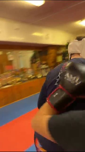 Кикбоксинг тренировка смотреть онлайн