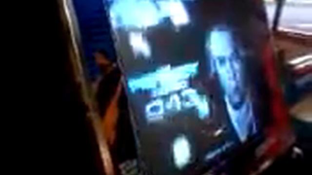Andy playing PIU Exceed 2 смотреть онлайн