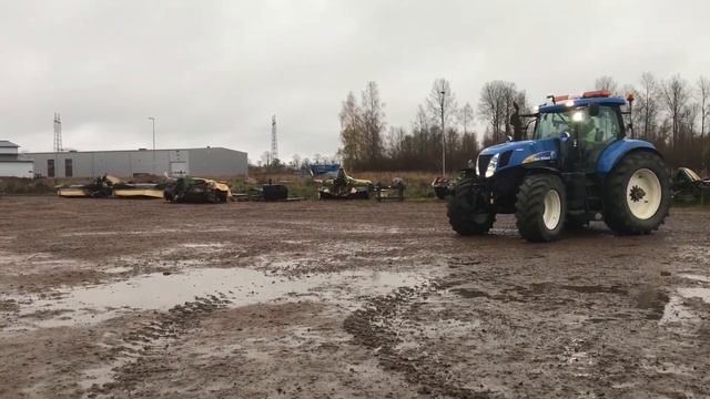 NEW HOLLAND T7060 смотреть онлайн