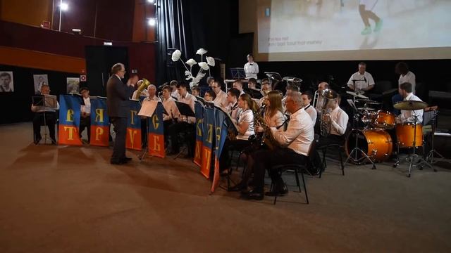 Uptown Funk Вятские трубачи смотреть онлайн