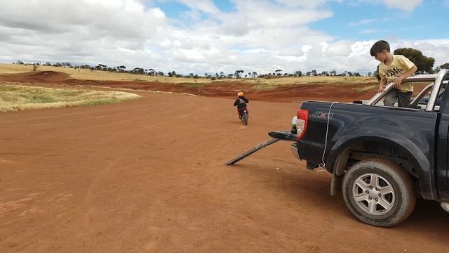 Damon T at the MX track 2 смотреть онлайн