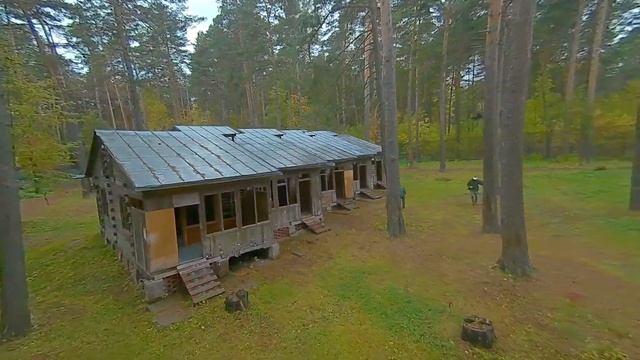 Страйкбол (FPV полеты между деревьями в лесу) смотреть онлайн