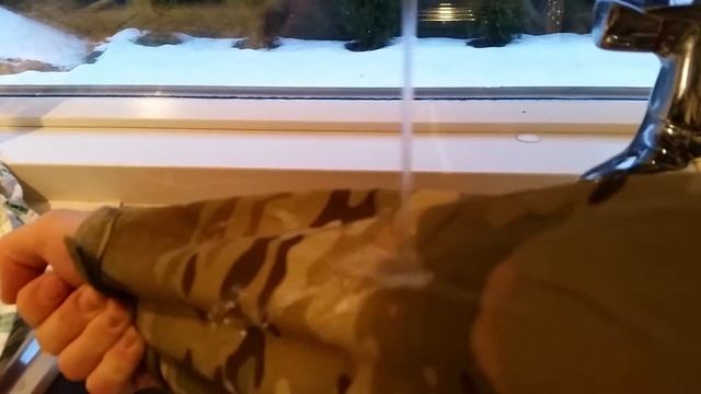 Wildthigs gear USA Combat Soft Shell - Water repellent test