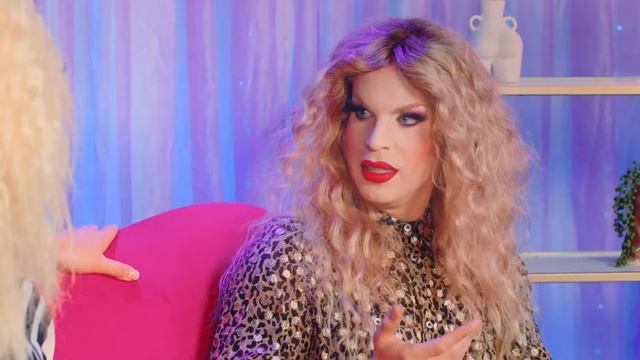 no breasts bc of the time difference - trixie and katya mean girls смотреть онлайн