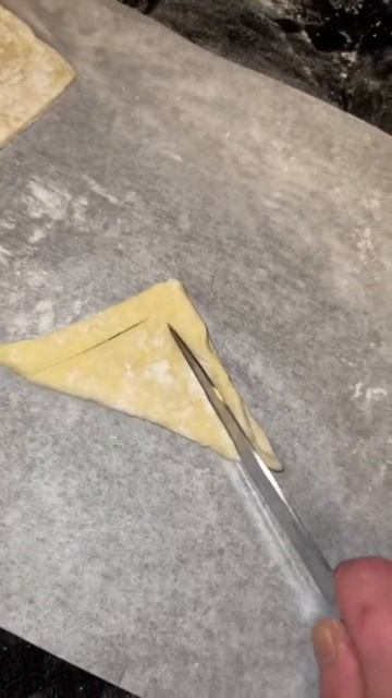 Super easy and delicious mulberry danish😋 смотреть онлайн