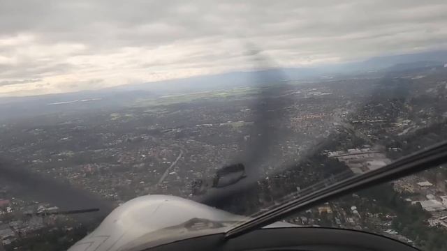 Flying cross country in an electric aircraft in Victoria, Australia, from Moorabbin to Yarra Valley смотреть онлайн