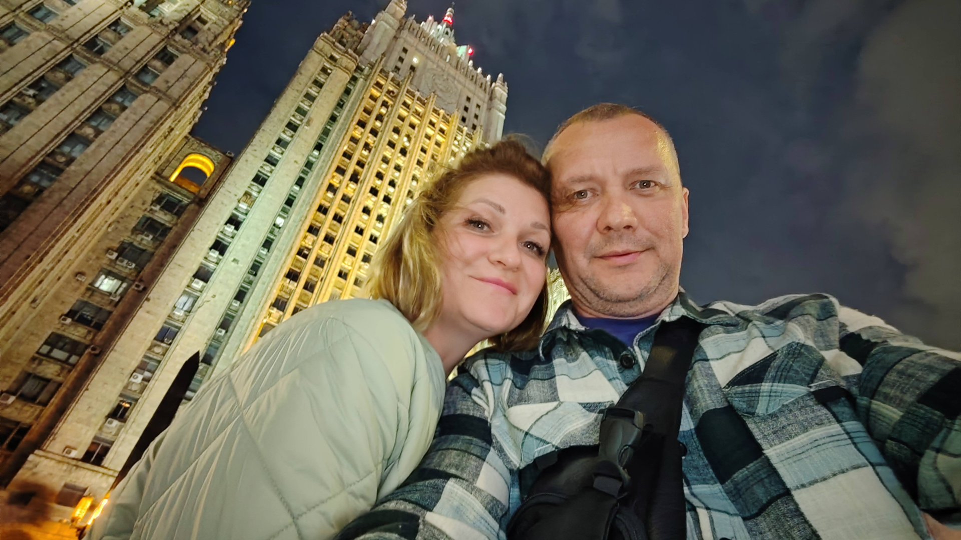 Москва. Арбат. Стена В.Цоя смотреть онлайн