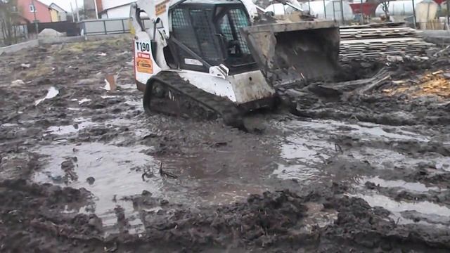 Как убрать мусор на дачном участке погрузчиком Bobcat - steh39.ru смотреть онлайн