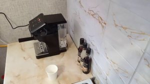 краткий обзор на Кофеварку рожковую BBK BCM1502 черный, 15 бар, капучинатор, емкость резервуара 1.5