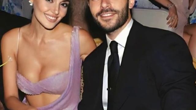 Hande Ercel, que asistió al Festival de Cine del Mar Rojo,renovó su amor con su amor #hande смотреть онлайн