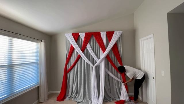 Red, White, and Silver Valentine's Day Backdrop смотреть онлайн