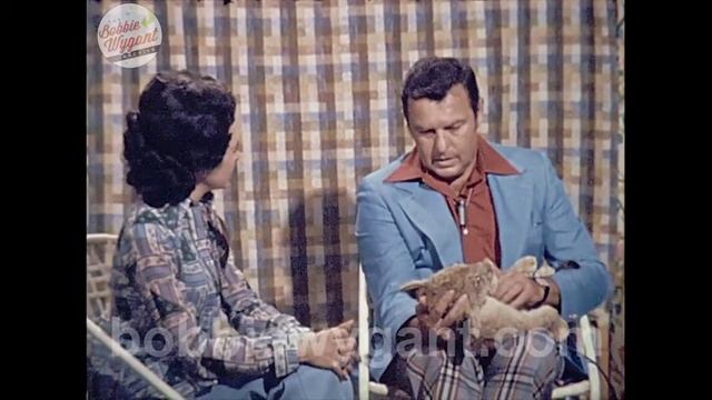 David Gerber and Lion cub "Born Free" 1974 - Bobbie Wygant Archive смотреть онлайн