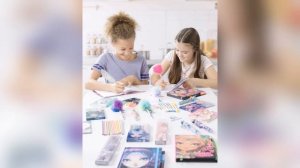 Ароматизированная гелевая ручка с меховым помпоном и подвеской