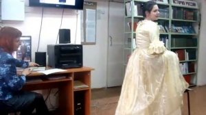 Алена Акимова в роли трактирщицы