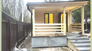 Кто трудится, тот и пользуется! Оригинальная баня из бруса 4х7 с террасой под односкатной крышей