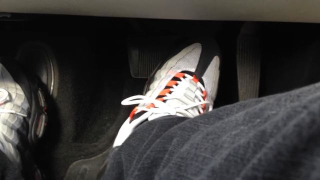 Driving in my Nike Air Max 95 смотреть онлайн