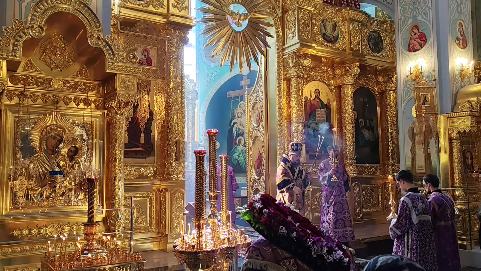 Тропари и кондаки Кресту по входе. Регент Екатерина Артюхова. смотреть онлайн