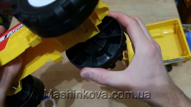 Игрушка Трактор с прицепом Daesung DS-401