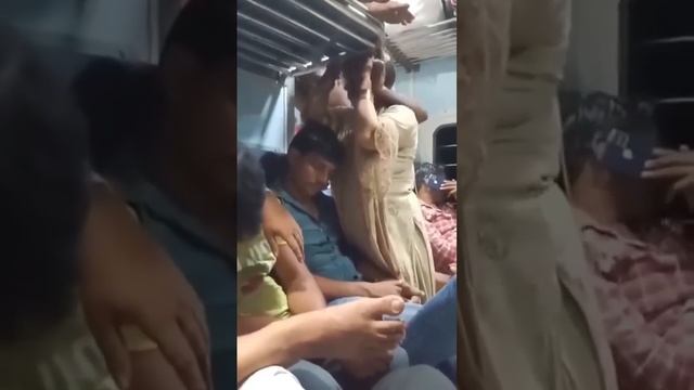 Train Me Masti | Jangal Me Mangal | Viral Video | Tranding Video