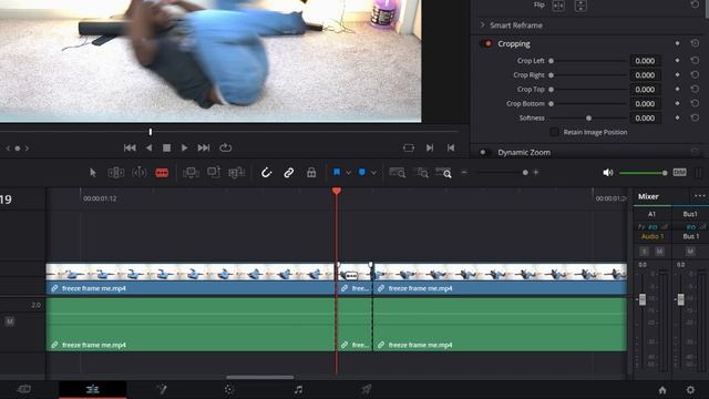 How to Freeze Frame in Davinci Resolve 18 (BEST METHOD) смотреть онлайн