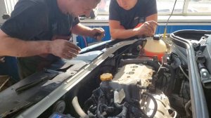 Будни сервиса #9 Лада веста снятие установка впускного коллектора чистка форсунок