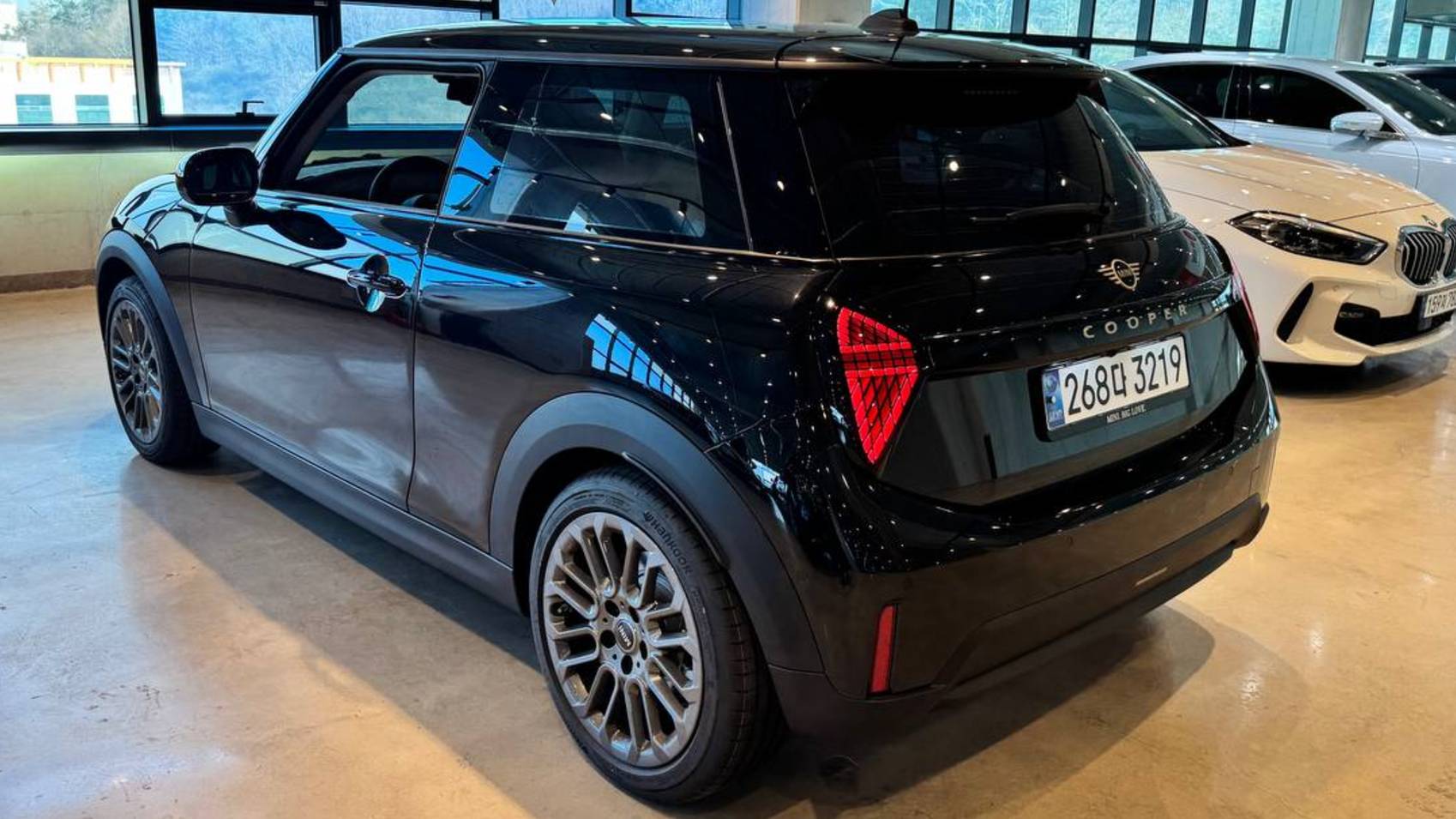 MINI Cooper С 09.2024 612km