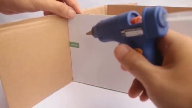Делаем КРУТУЮ КОПИЛКУ БАНК из картона смотреть онлайн