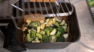 ГОТОВИМ В АЭРОГРИЛЕ NINJA с двумя чашами💥за раз 4 разных блюда●шашлык●лосось●овощи●🥔по деревенски