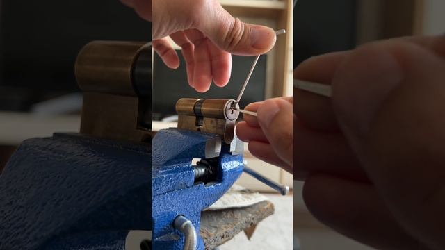 (9). Чистое вскрытие цилиндра SINA, английский профиль, 5 пинов , Made in ITALY. смотреть онлайн